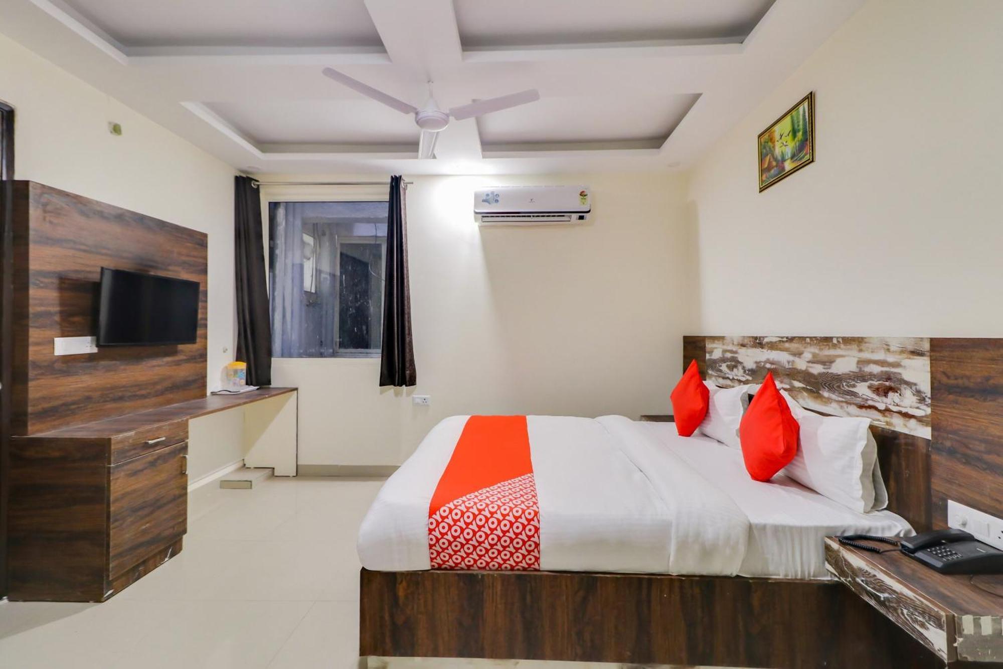 Hotel O Aero 4*