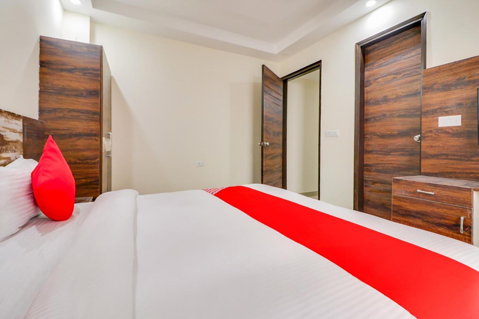 Hotel O Aero 4*
